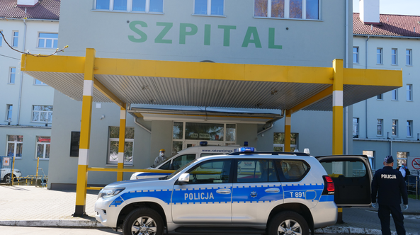 Pacjent zdemolował szpital. Personel w szoku, sufit dostał w kość