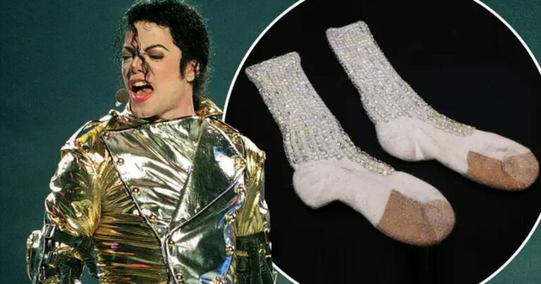 Skarpeta Michaela Jacksona sprzedana za 7688 euro